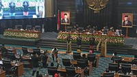 Acara kemudian dilanjutkan dengan sambutan dari Anies Baswedan hingga Sekjen Kemendagri Suhajar Diantoro. Setelah itu, Prasetyo mempersilakan dua biduan mengisi acara hiburan. (Foto: Tiara Aliya-detikcom)