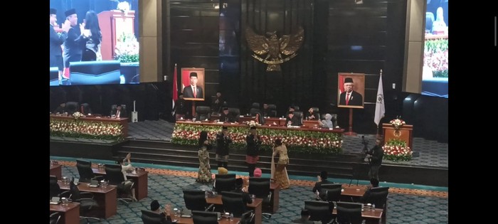Suasana rapat paripurna HUT DKI Jakarta Suasana rapat paripurna HUT DKI Jakarta