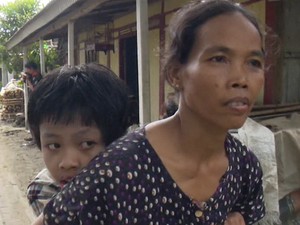 Kesabaran Hebat Ibu di Jombang Rawat Anaknya Penderita Gangguan Syaraf Otak