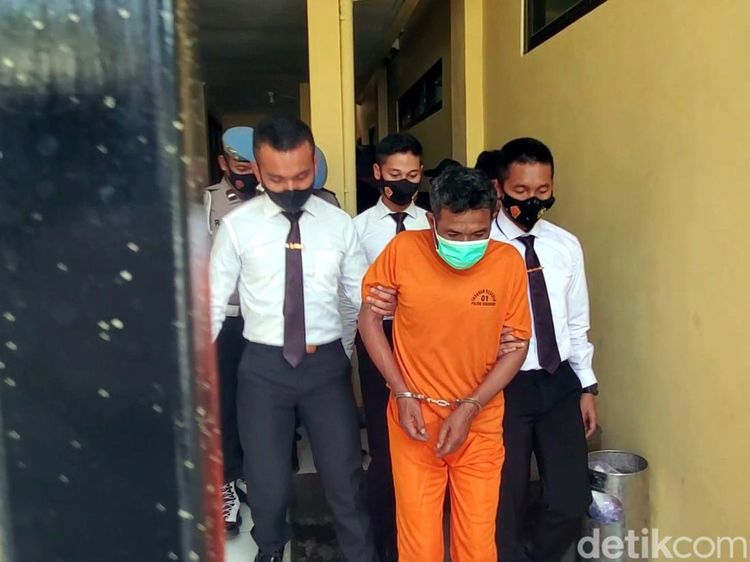 Tampang Pembunuh Sadis Wanita Bos Kafe dan LC di Ujunggenteng