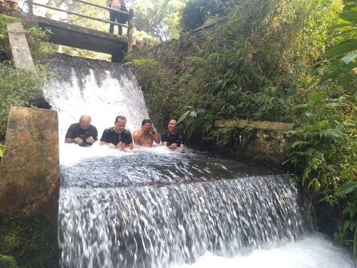 Wabup Temani Cucu Soekarno Keliling Wisata di Blitar