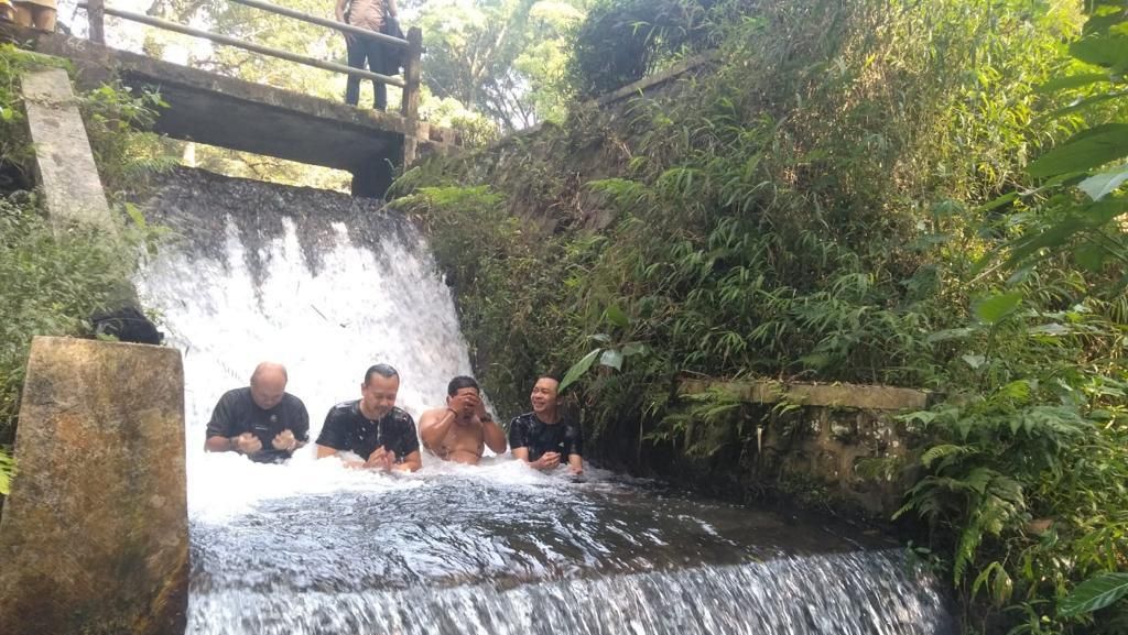 Wakil Bupati Rahmat Temani Cucu Soekarno Keliling Wisata di Blitar