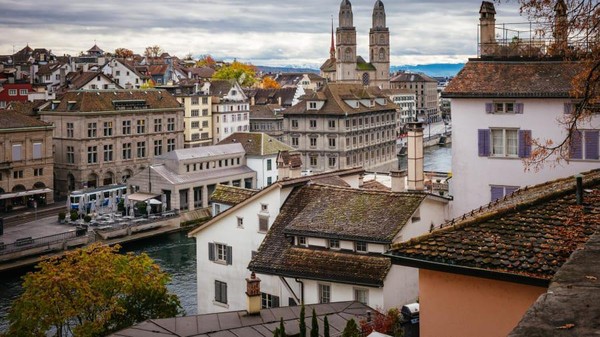 Sebuah kota di Swiss, Zurich berada di posisi ketiga. Kota ini dikenal karena sejarah perbankannya. (Getty Images)