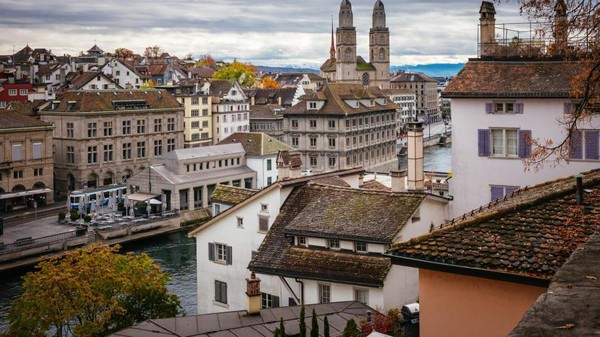 Sebuah kota di Swiss, Zurich berada di posisi ketiga. Kota ini dikenal karena sejarah perbankannya. (Getty Images) Sebuah kota di Swiss, Zurich berada di posisi ketiga. Kota ini dikenal karena sejarah perbankannya. (Getty Images)