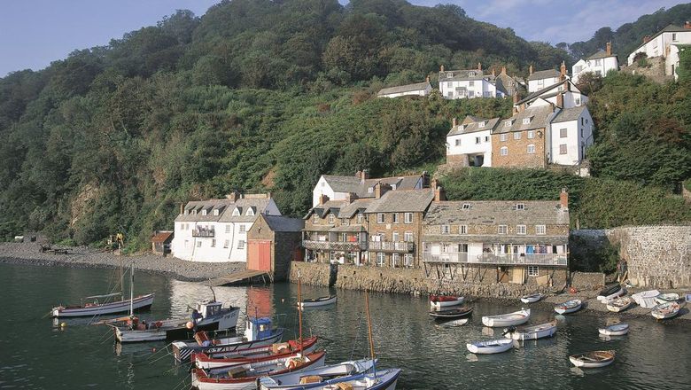 126556941 - Clovelly Desa Clovelly di Pantai Devon, Inggris.