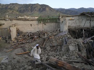 Taliban Minta Lebih Banyak Bantuan Usai Gempa Renggut 1.000 Nyawa
