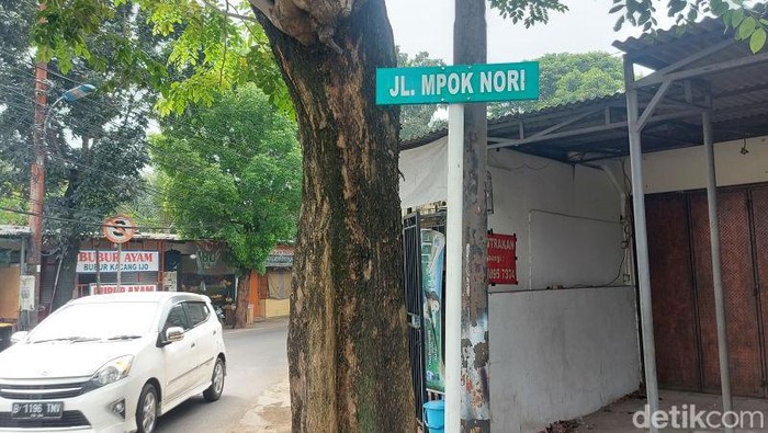22 nama jalan baru di Jakarta telah ditetapkan oleh Gubernur DKI Jakarta Anies Baswedan. Berbagai nama jalan baru tersebut diambil dari nama tokoh-tokoh Betawi.