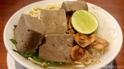 Icip-icip Bakso Unik di Denpasar, Bentuknya Kotak Lho