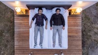 Untuk diketahui, kamar hotel tak biasa ini akan tersedia mulai 1 Juli hingga 18 September mendatang. Kamar hotel itu dihargai 325 Swiss francs atau sekitar 337 dolar semalam.