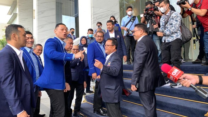AHY sambangi Kantor NasDem untuk bertemu Surya Paloh. (Rakha/detikcom)