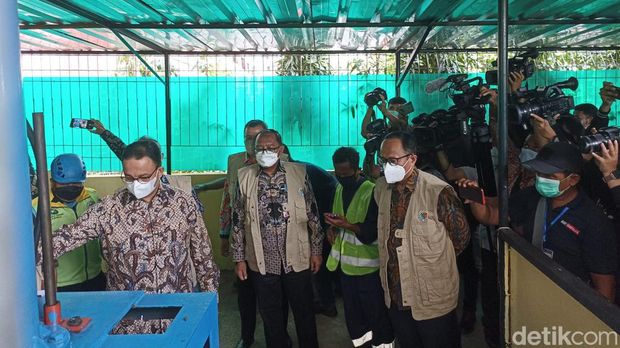 Anies luncurkan program implementasi pengolahan sampah (Tiara Aliya Azzahra/detikcom)