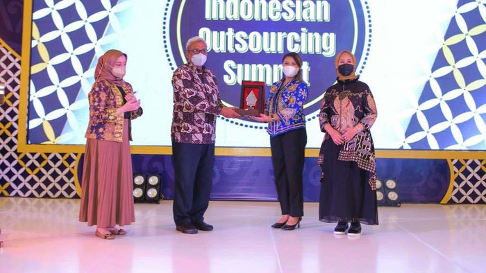 Asosiasi Alih Daya Indonesia Gelar Munas di Yogyakarta Asosiasi Alih Daya Indonesia (Abadi) gelar Munas di Yogyakarta. Munas ini bertema 'Peranan Ahli Daya Sehat Terhadap Peningkatan Daya Saing Industri dan Perekonomian Kreatif