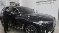 Ini merupakan showroom BMW Premium Selection yang menyediakan kendaraan seken BMW dan MINI yang bersertifikat. 