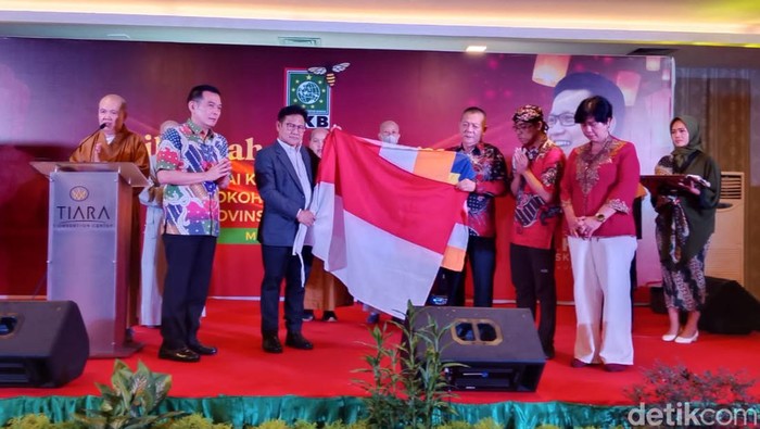 Cak Imin saat didoakan umat Buddha di Medan (Arfah/detikSumut)