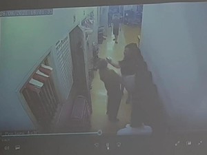 Jaksa Putar CCTV Napoleon Tampar M Kace gegara Ngaku Ateis