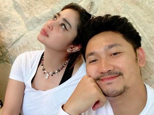 Sudah Berapa Lama Angga Wijaya dan Dewi Perssik Pisah Rumah?