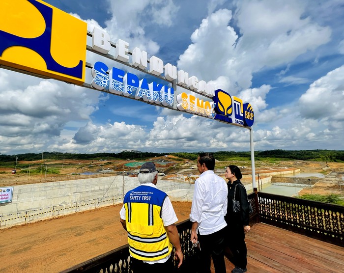 Pembangunan Bendungan Sepaku Semoi di Ibu Kota Nusantara terus berlangsung. Bendungan itu akan jadi salah satu penyuplai air bersih serta penangkal banjir.