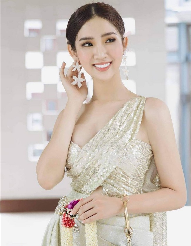 Do Nhat Ha, seorang wanita transgender, mendapatkan tiket emas untuk berkompetisi dengan 70 kontestan lainnya. Foto: Instagram/@donhatha.2912