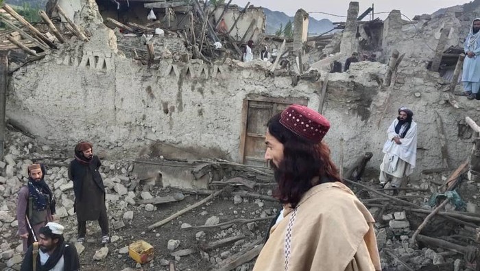 Gempa M 5,9 mengguncang Afghanistan. Sedikitnya 1.000 orang dilaporkan tewas dan 1.500 lainnya terluka. Berikut foto-foto dampak kerusakan akibat gempa tersebut