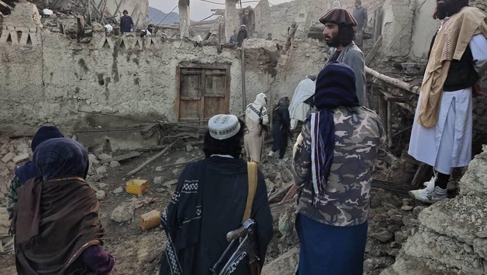 Gempa M 5,9 mengguncang Afghanistan. Sedikitnya 1.000 orang dilaporkan tewas dan 1.500 lainnya terluka. Berikut foto-foto dampak kerusakan akibat gempa tersebut