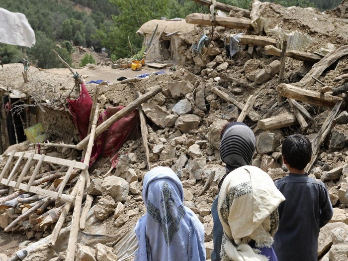 Gempa M 5,9 mengguncang Afghanistan. Sedikitnya 1.000 orang dilaporkan tewas dan 1.500 lainnya terluka. Berikut foto-foto dampak kerusakan akibat gempa tersebut
