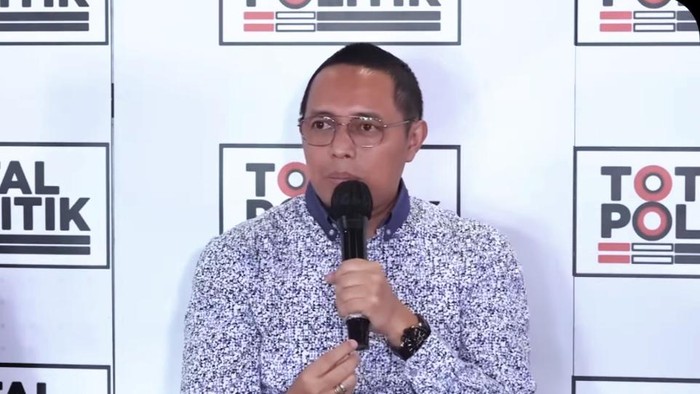 Hasan Nasbi jadi pembicara diskusi.