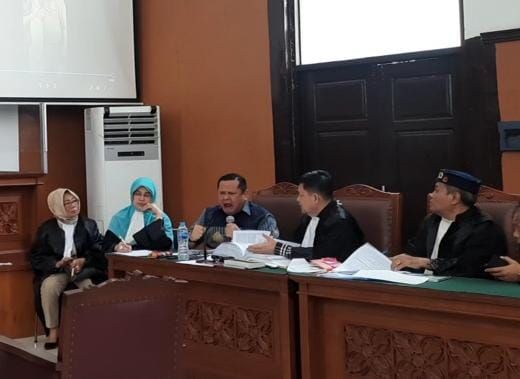 Irjen Napoleon Gebrak Meja saat M Kace Bersaksi di Sidang