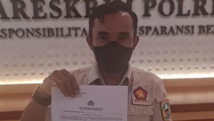 Ketua DPRD Solok Dodi Hendra melaporkan dugaan pemalsuan tanda tangan ke Bareskrim Polri.