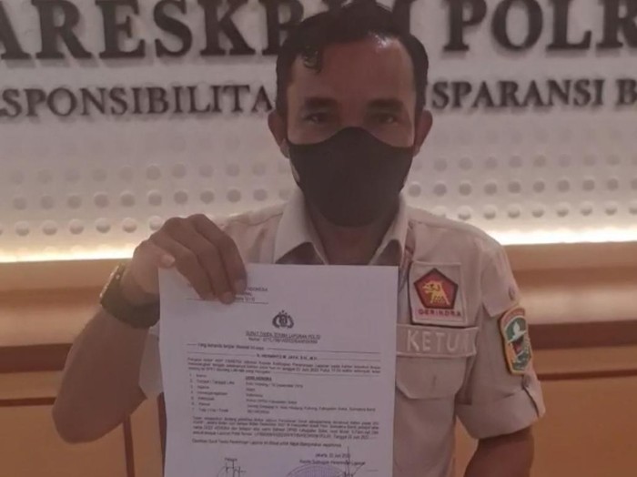 Ketua DPRD Solok Dodi Hendra melaporkan dugaan pemalsuan tanda tangan ke Bareskrim Polri.