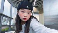 Usia Kim Yoon Hee membuat netizen tak percaya sehingga namanya menjadi viral. Foto: (dok. Instagram @unis_xx)