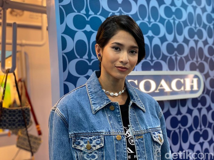 Liputan Coach Denim Aghniny Haque
