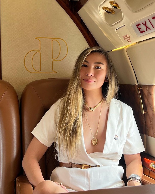 Lucy meninggalkan Scale AI pada 2018 tapi masih punya saham 6% di sana yang menjadi salah satu pundi-pundi kekayaannya. Baru-baru ini Lucy masuk dalam daftar wanita terkaya dengan usaha sendiri di bawah 40 tahun tahun. Menempati urutan setelah Kylie Jenner, nama programmer tersebut disandingkan dengan para wanita sukses seperti Taylor Swift, Rihanna, Maria Sharapova hingga Huda Kattan.Foto: Instagram @nomadictechie