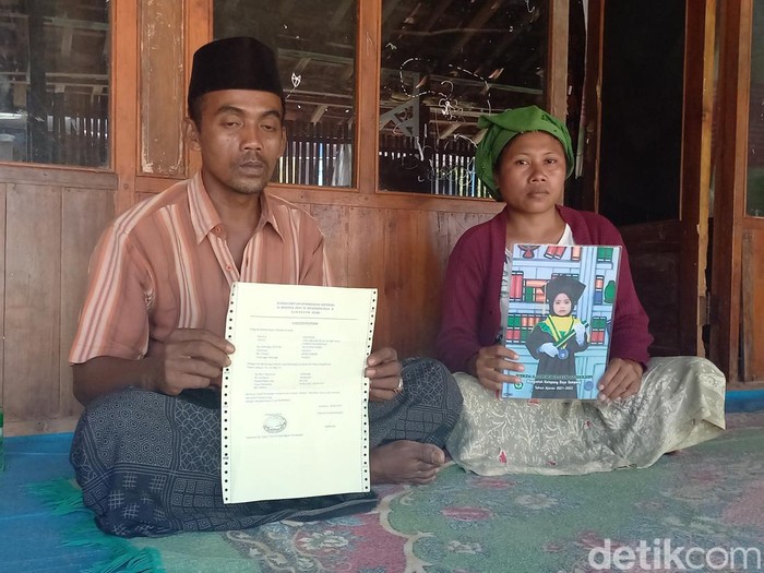 Madrudah dan Suhama orang tua anak yang meninggal di Sampang