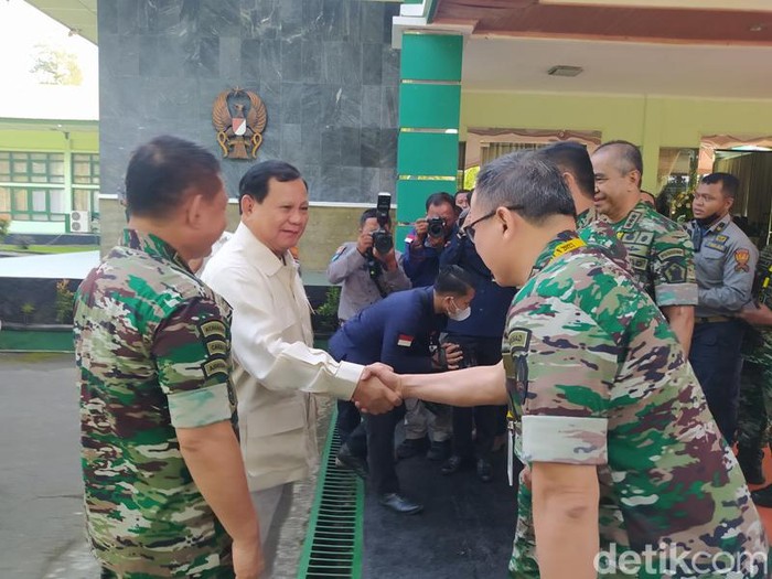 Mahfud Md dan Prabowo tiba di Akmil Magelang, Kamis (23/6/2022).