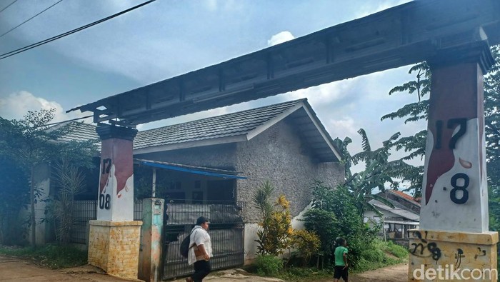 Mencari keberadaan kantor pemenang lelang pengadaan interior ruang kerja bupati-wabup Bandung.