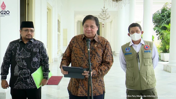 Menko Perekonomian Airlangga Hartarto bersama Menag dan Kepala BNPB (Tangkapan layar YouTube Setpres)