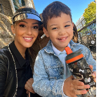 Melalui unggahan di Instagram @rihanapetra, Oksana mengatakan dia mendapatkan pertanyaan tidak nyaman dari anaknya di Hari Ayah. Sang anak bertanya, di mana ayahnya. Oksana mengaku sebelumnya sudah banyak berpikir bagaimana jika anaknya mengajukan pertanyaan soal ayah suatu hari nanti. Dan pertanyaan itu datang tepat di Hari Ayah 2022. Foto: Dok. Instagram @rihanapetra