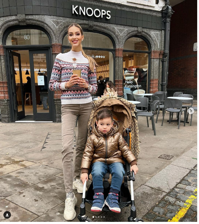 Dari pernikahan dengan Sultan Muhammad V, Oksana melahirkan seorang anak laki-laki yang diberi nama Ismail Leon-Tengku Mahkota Kelantan. Sang anak lahir pada Mei 2019. Namun Sultan Kelantan Muhammad V menyampaikan melalui pengacaranya dia meragukan anak tersebut adalah putra biologisnya Foto: Dok. Instagram @rihanapetra