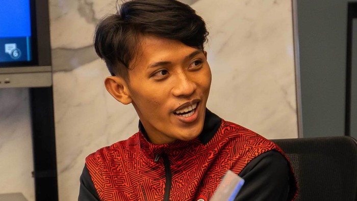 Salah satu atlet Dunia Games esports berhasil meraih medali perak di ajang SEA Games Vietnam 2021 di cabang olahraga esports Free Fire. Penghargaan pun diberikan untuknya.

Direktur Utama Telkomsel, Hendri Mulya Syam dan Direktur Marketing Telkomsel, Derrick Heng memberi apresiasi kepada salah satu atlet Dunia Games esports bernama Muhammad Fikri Alief Pratama (DG.Reeva) yang berhasil meraih medali perak di ajang SEA Games Vietnam 2021 dalam cabang olahraga esports Free Fire. Melalui Dunia Games, Telkomsel akan terus mengakselerasi kemajuan industri esports dan gaming secara inklusif dan berkelanjutan.