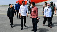Ketua DPR RI Puan Maharani tampak ikut serta dalam rombongan Presiden Joko Widodo saat melakukan kunjungan kerja ke Kalimantan Timur.