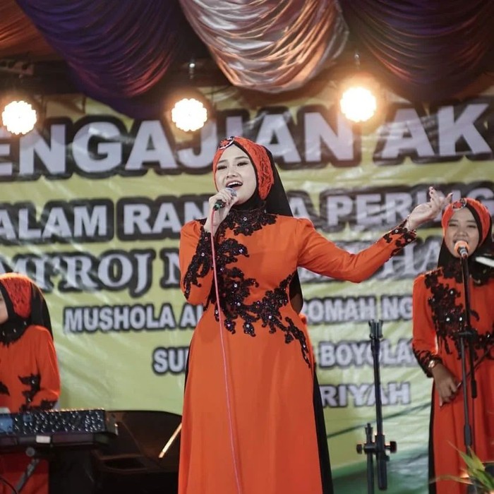 Nazla Zain