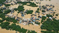 Otoritas Guangdong, pada Senin (20/6) waktu setempat, menyatakan lebih dari 200.000 orang dievakuasi akibat bencana alam ini. 