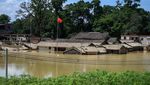 Penampakan Banjir Setinggi Atap di China