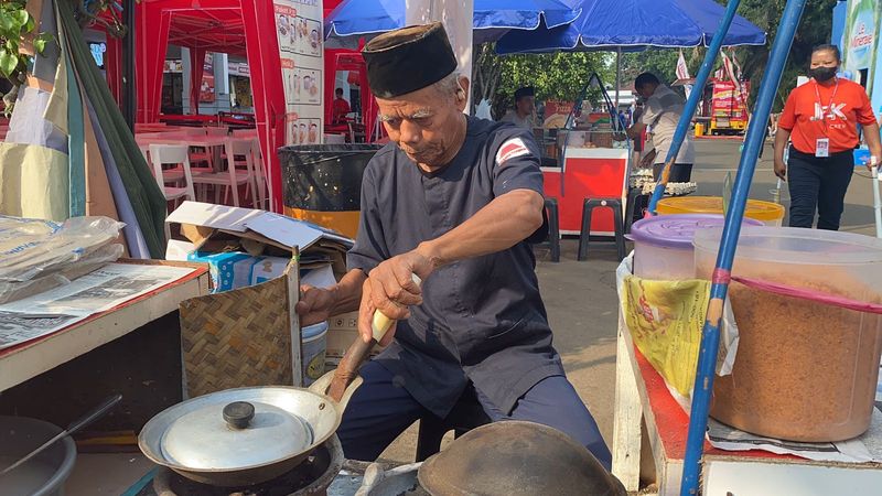 Penjual kerak telor legendaris Penjual kerak telor legendaris