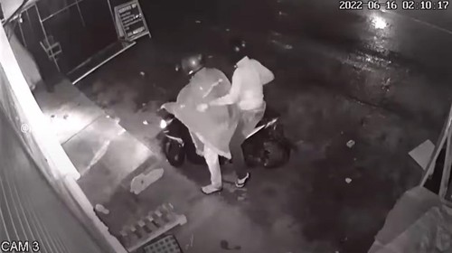 Pelaku peracunan anjing di Kelurahan Penatih, Kecamatan Denpasar Timur, Kota Denpasar, Bali.