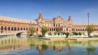 Plaza de Espaa, Sevilla ada di posisi keenam. Pandemi bisa jadi sangat berpengaruh dalam penilaian ini (Foto: Getty Images/Cezary Wojtkowski)