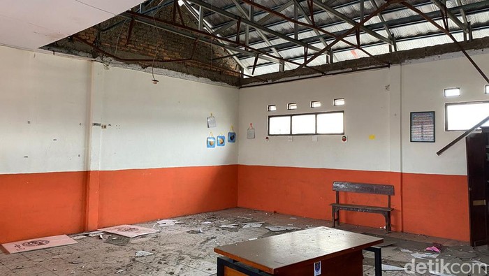 SDN Pancoranmas 3 Depok masih porak-poranda, 23 Juni 2022. (Annisa Rizky Fadhila/detikcom)