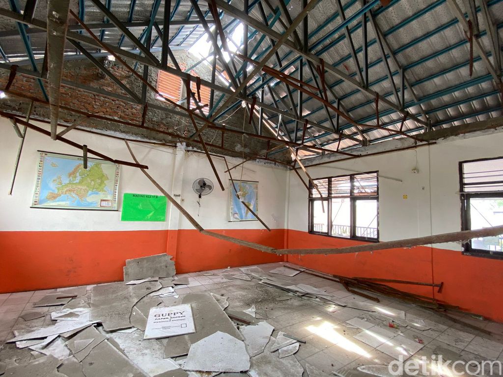 SDN Pancoranmas 3 Depok masih porak-poranda, 23 Juni 2022. (Annisa Rizky Fadhila/detikcom)