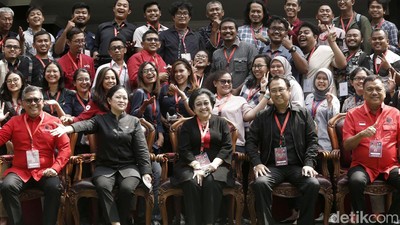 Senyum Megawati Sebelum Menutup Rakernas II PDIP