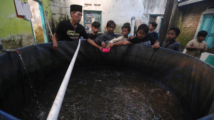 Seru! Di Sini Anak-anak Bisa Liburan Sambil Bertani-Beternak Ayam Wisata edukasi pertanian terintegrasi jadi pilihan menarik untuk isi waktu libur sekolah anak-anak. Di sana anak-anak akan diajarkan tentang pertanian-budidaya.